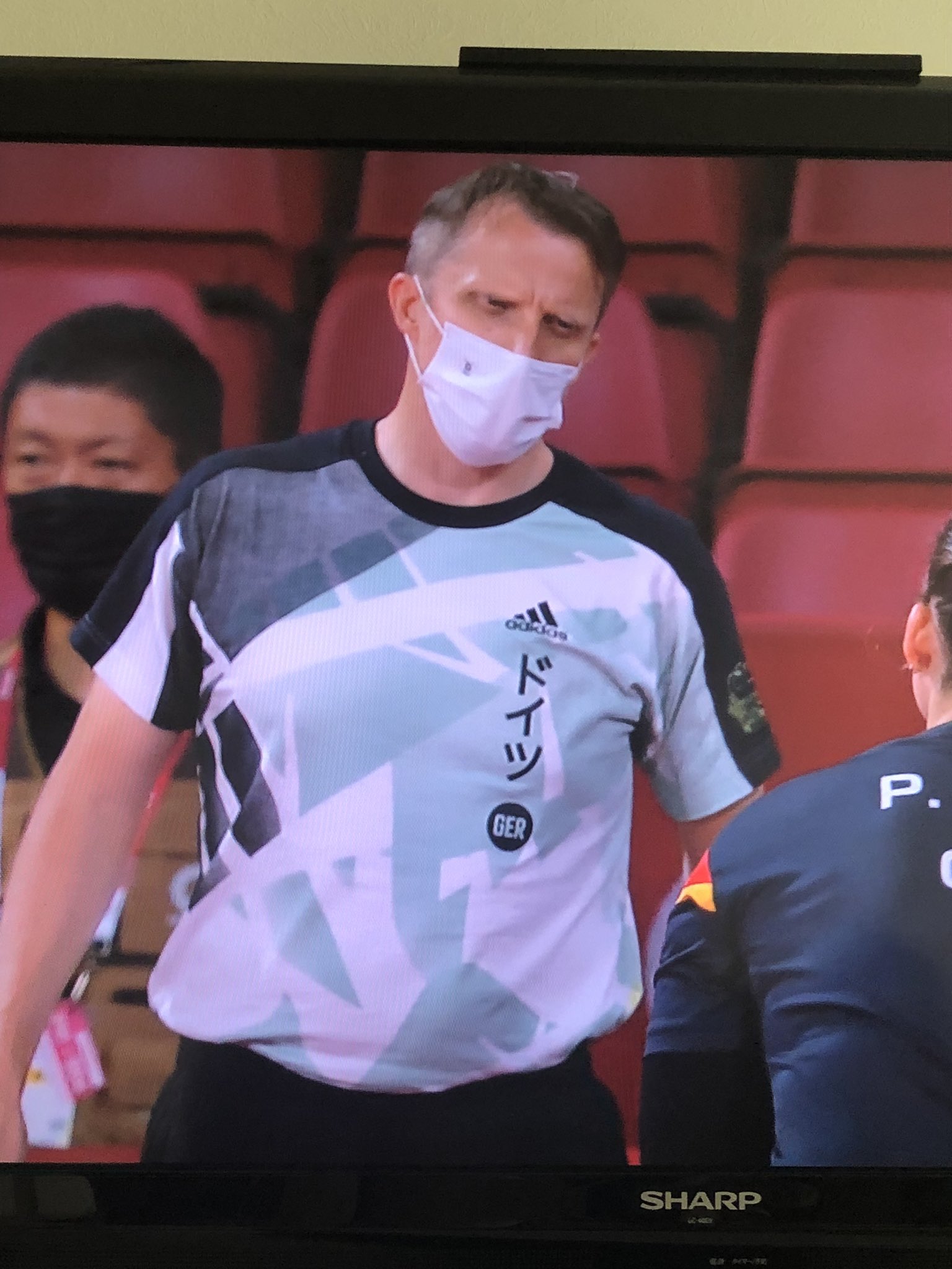 やまこ 水谷選手伊藤選手頑張ってー 相手チームだけど監督のtシャツ ドイツ 嬉しい 卓球 Ger Tokyo T Co Yqyjz2xvu6 Twitter