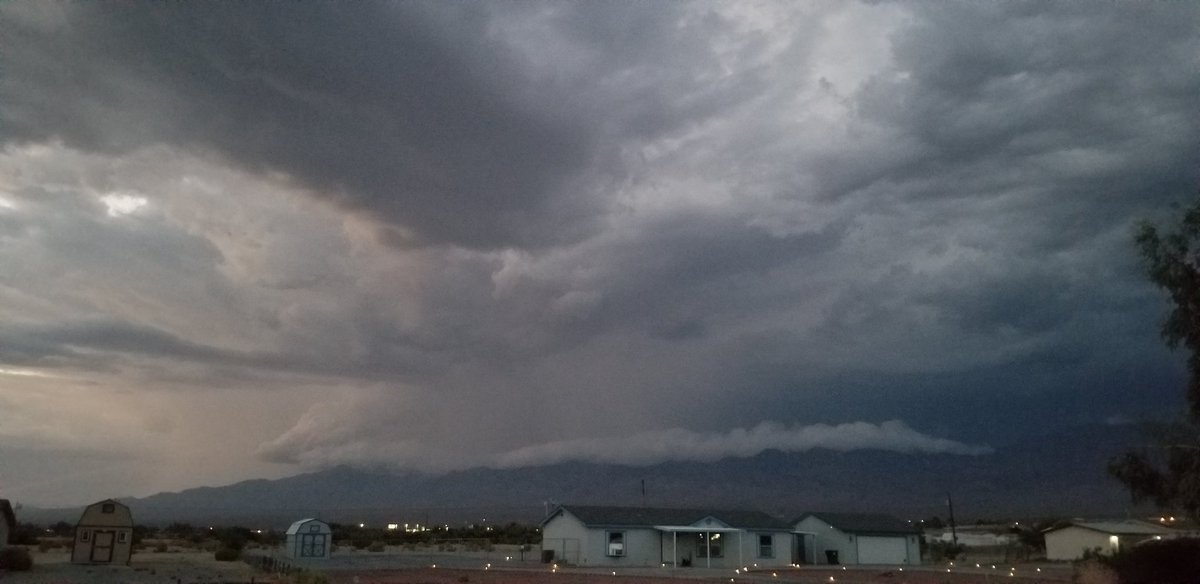 DJKing78's tweet photo. Storm headed into #Pahrump #wxnv https://t.co/8hBYoHruWP