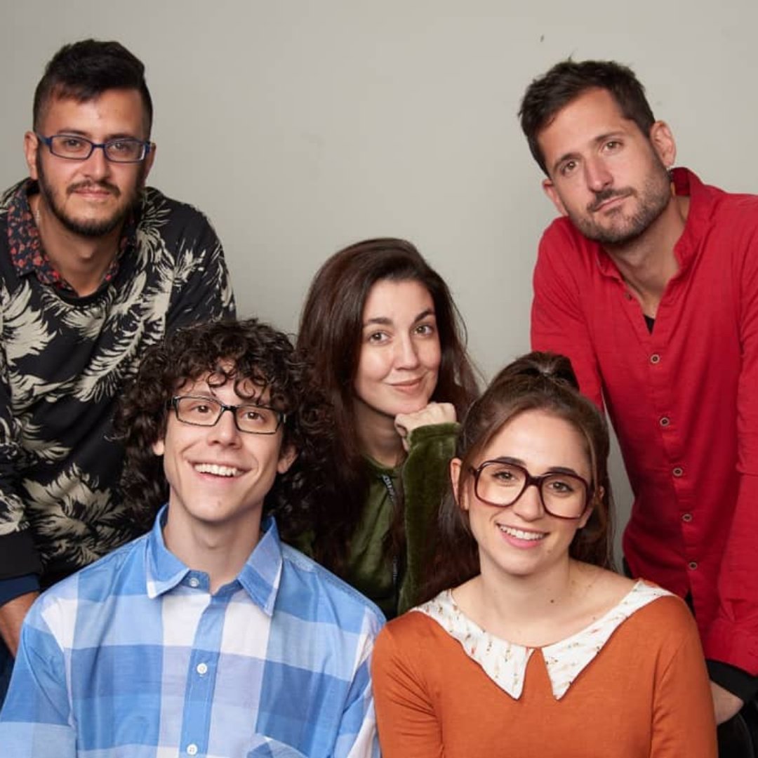 ZZNoficial's tweet photo. Despues de Romperla en el Off, #TeQuieroHastaLaLuna desembarcara el 10/8 en el Metropolitan Sura y con nuevos Protagonistas 💘🌙🎭 @caro_kopelioff y @alanmadanes seran Julia y Pablo en la Nueva Temp. de la Obra que dirigen @FranRuizBarlett, @SofiGonzalezGil y @PuricelliMatias https://t.co/BxGSNgKLLx