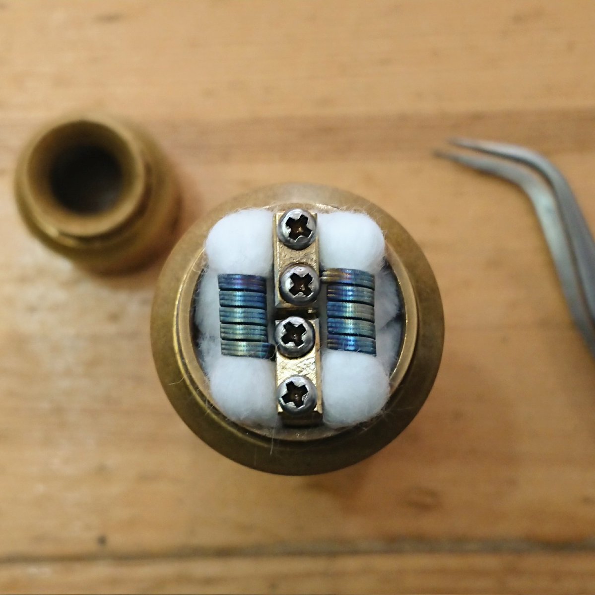 little_pigman's tweet photo. 今日のビルド!
528CUSTOM VAPES GOON V1
Ni80 26ga*3+38ga Φ3mm
Perfection Flavor Wicks
ゴリッゴリのクラプトン
普段はクリーミー系リキッドで使うことが多いけど...
フルーツ系でも意外と面白い出方になった!
まだまだ遊べるな😎
#vape #ベイプ #電子タバコ #CBD #vaporcloud https://t.co/vJQEBZw7qg