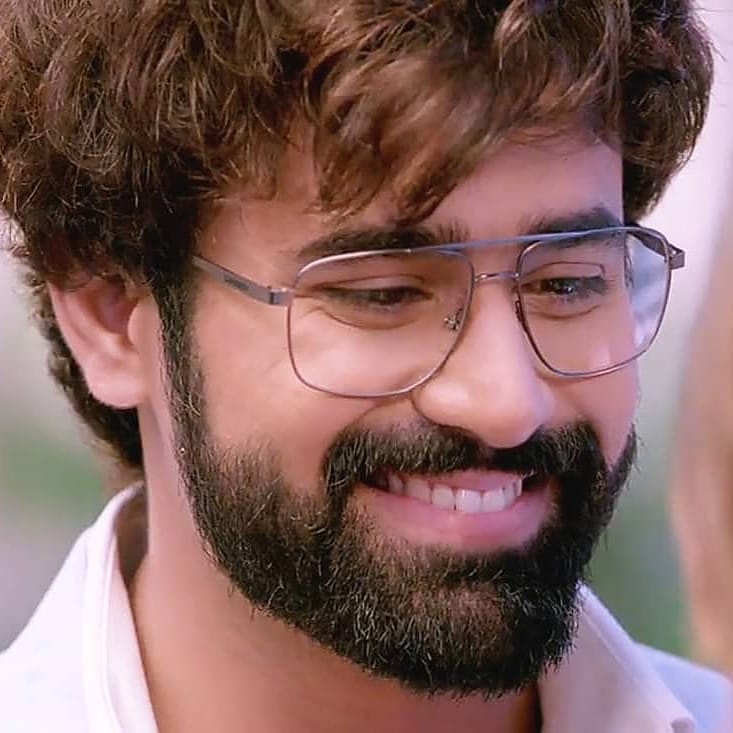 pooja___27's tweet photo. My heart is aching Seeing the person whose smile used to forget all our problems n start smiling Today we are dying to see his one glimpse but those bad people made him suffer will rot in hell what is his fault that he is too much good and kind in this selfish world 
#PearlVPuri https://t.co/jj3i00GB3j