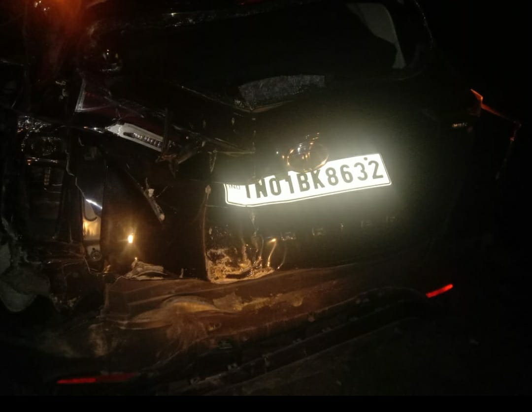 iamVAISHAG's tweet photo. #YashikaAnand Met with an Serious Accident In Mahabalipuram. May she have a speed Recovery ! RIP to her Friend "Pavaani" 🙏🏼 https://t.co/IcU7FL8vnO