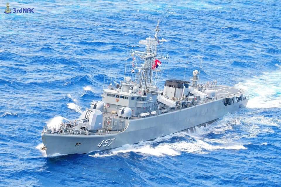 smrmoorhouse's tweet photo. Type 23 @HMS_Richmond exercises with the Royal Thai Navy. The @RoyalNavyβs presence in Southeast Asia demonstrates that the UK is ready to work with partners to strengthen the security and prosperity of the region. #CSG21 #GlobalBritain π¬π§πΉπ https://t.co/chQ2uw8r0i