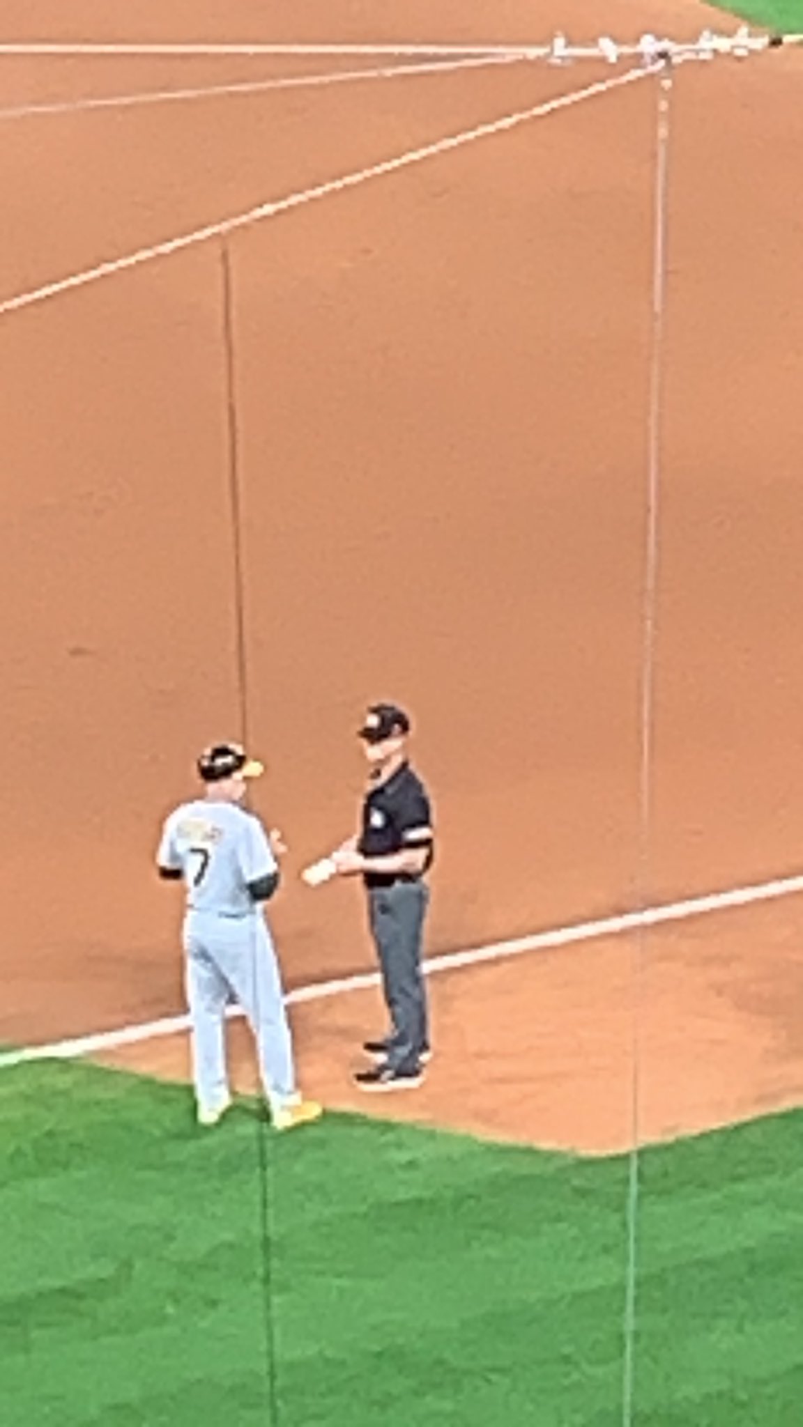 Happy birthday to mr Jim Wolf! One of the best umps in the game 