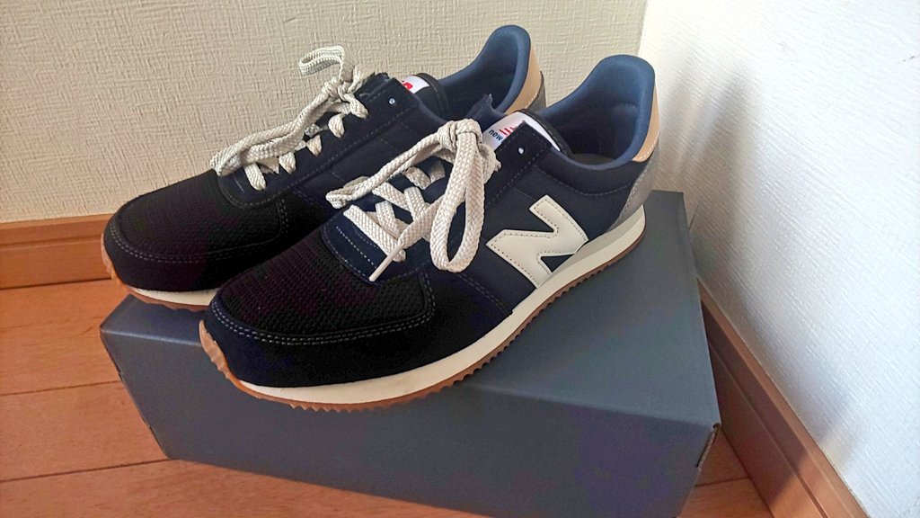 Morisyen's tweet photo. New Balance買った〜 https://t.co/TU1SKZ12b4