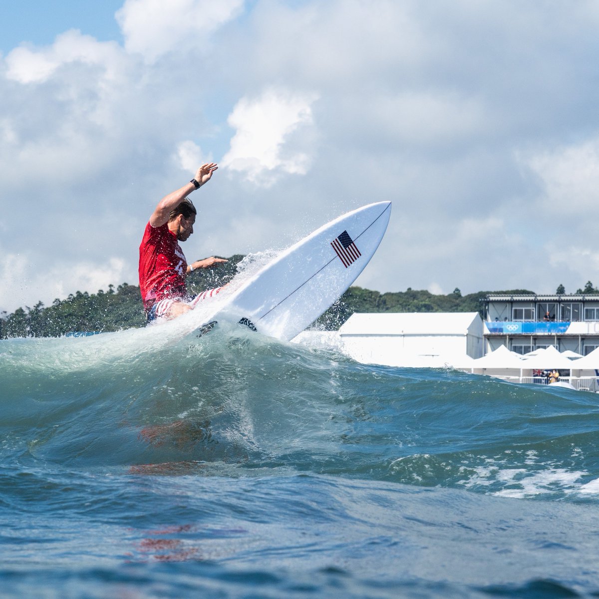wsl's tweet image. Day 2 of Olympic Surfing is just hours away. @koloheandino
Tune in for Women's Round 3 at 7 am local, 3 pm PT, 19H BRT. 
How to watch, wsl.tv/howtowatcholym…. 
#tokyo2020 #Surfing 
Photo: Pablo Jiménez