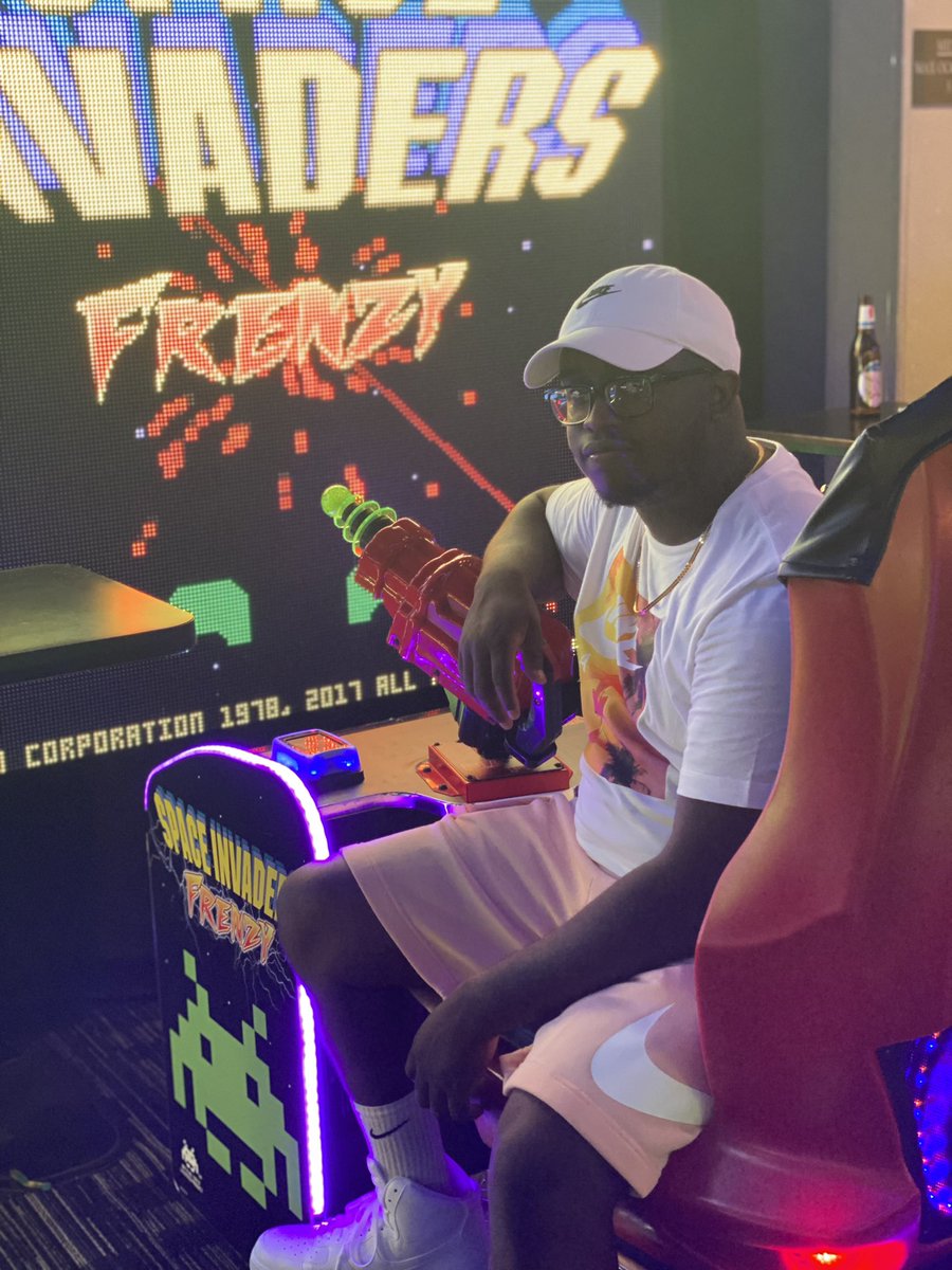 JCrenshw's tweet photo. Playing the 🎮 is easy, but playing the 🌎 is the real test💪🏾 #HappyBirthdayToMe  #24 https://t.co/YenFaUBjmo