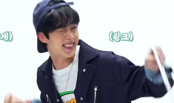seokjinmylabsss's tweet photo. this kim seokjin sequence photo 🥺 https://t.co/SSYlUoelxe