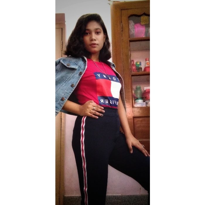_itz_me_ishu___'s tweet photo. The woman who chooses herself,no more hiding no more waiting.She knows that time is gold,and she worth more than time itself🍁
#selfportrait #portrait #fashionphotography #style #fashionmodel #stylemodel #makeup #westernstyle #westernfashion https://t.co/t4hee7JuoA