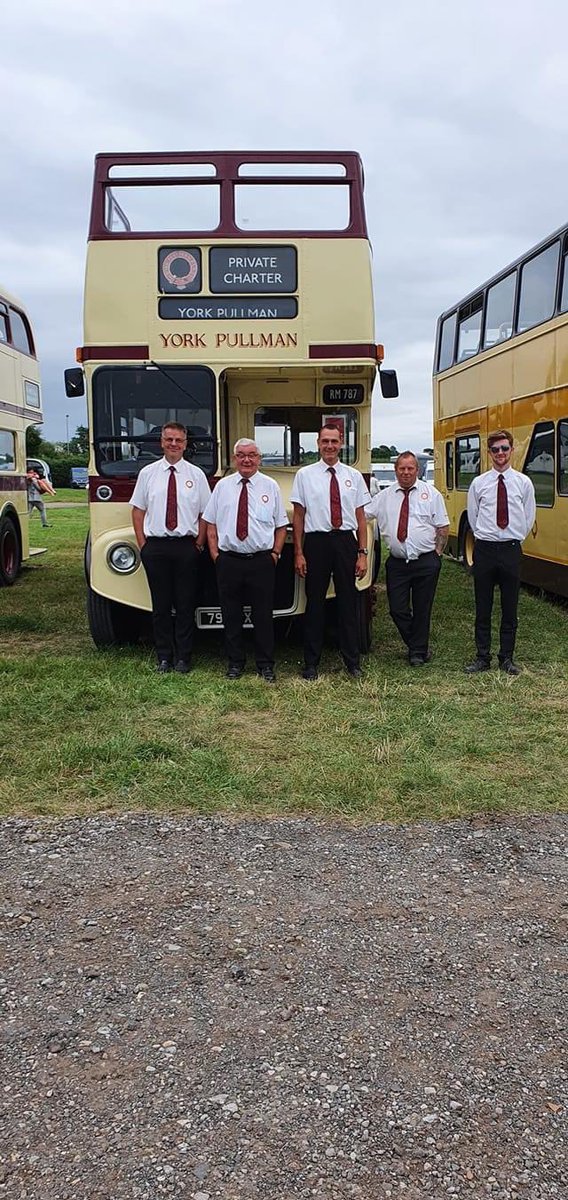 YorkPullmanBus's tweet photo. A busy day yesterday day for our specialist vehicle’s, transporting passengers to @yorkracecourse for day of horse racing and music with @mcflymusic on stage.🎸🎤🚌🐎
https://t.co/33SLN7rqOF https://t.co/I7JWbuAShw