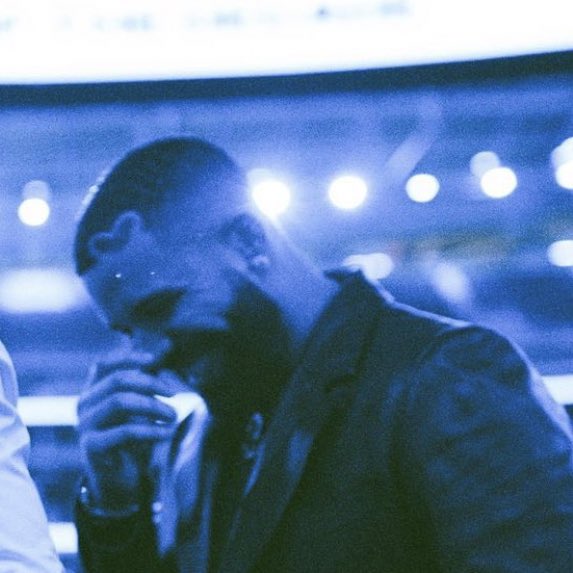 88auguster's tweet photo. "I just can't be out here being vulnerable, momma
I mean I kill them every time they do a song with me, momma
I sing a hook they sing along with me, momma" #DrakeVsDrake https://t.co/IVKYaRsQBE