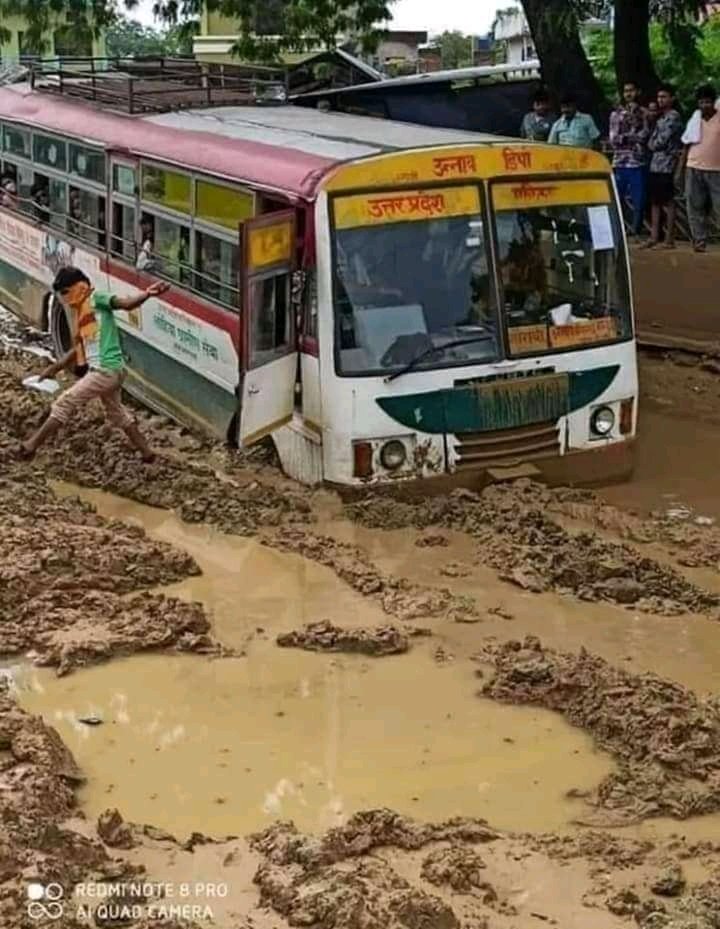 Siraj064's tweet photo. دیش میں نمبر1 اسمارٹ سٹی اترپردیش
اب کس چیز میں نمبر 1 ہے وہ آپ اس تصویر میں دیکھ کر اندازہ لگا سکتے ہیں
#u_p
#اترپردیش https://t.co/hNDUtRNgbE