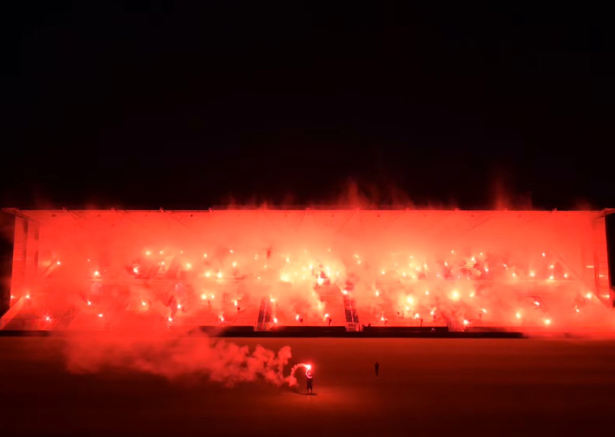 FasziFankurve's tweet photo. Die #Darmstadt98-Fanszene feierte gestern Abend mit einer angemeldeten Party &amp; einer großen Pyroshow den 100. Geburtstag vom Stadion am #Böllenfalltor: #Lilien #D98SSV https://t.co/K6AjnPnlmG https://t.co/3uzDZQk4ZJ