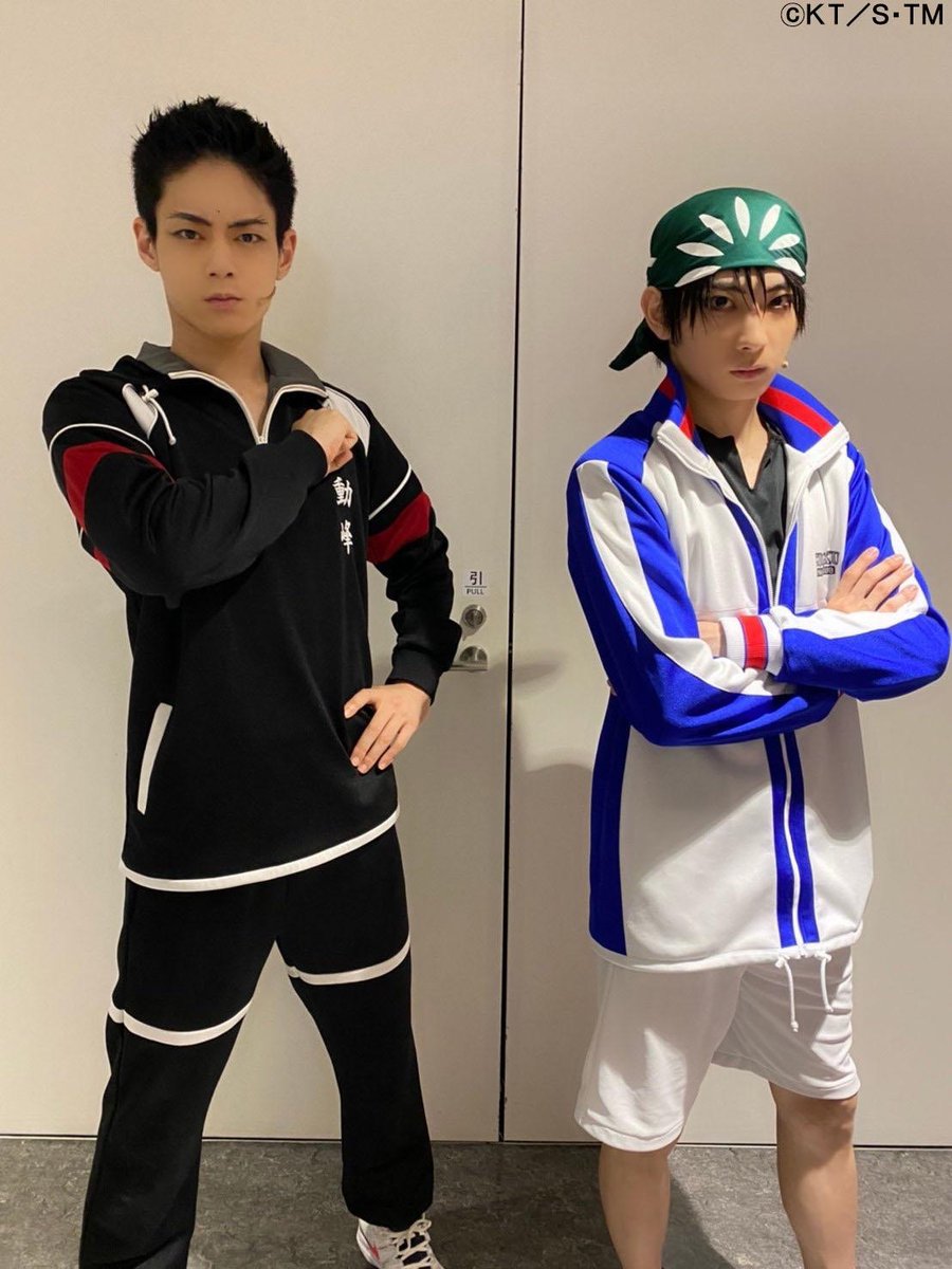 ミュージカル テニスの王子様 シリーズ公式 テニミュ4thシーズン 不動峰 7月25日 日 17 30開演終了 今回の1枚は 力強さを感じるポーズを決めてくれた橘くんと海堂くんでした 次回は大阪公演初日7月30日 金 17 00開演となります 皆様のお越しを