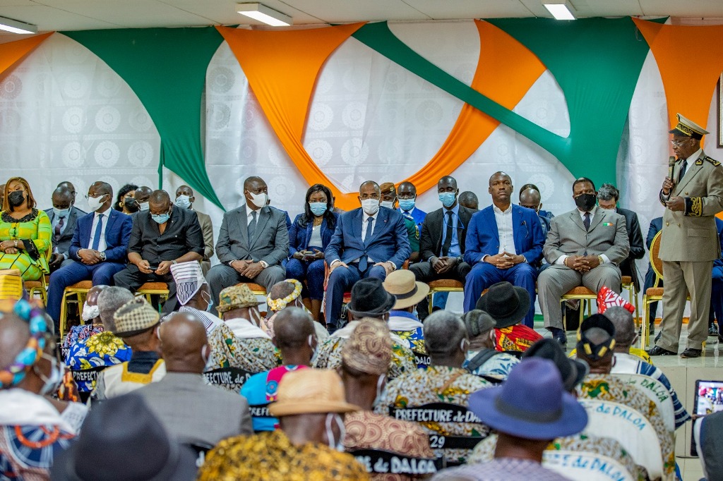 Haut Sassandra : le Premier Ministre Patrick Achi invite les chefs traditionnels à promouvoir la cohésion sociale dans la Région
primature.ci/actualite/?pm=…