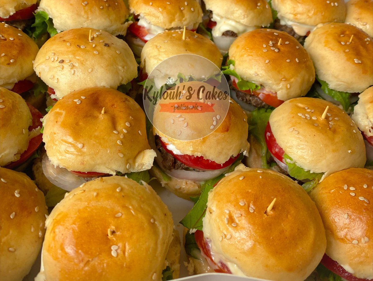 KylouhC's tweet photo. Hello les amis! 
Désormais, vous pourrez commander de la pâtisserie salée chez nous pour vos différents évènements ( mariage et anniversaire ). 
N’hésitez pas à nous contacter des mini buffets  de qualité 😉👌🏾 https://t.co/sKScxU0Nex