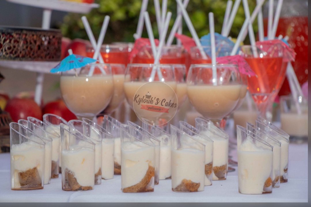 KylouhC's tweet photo. Hello les amis! 
Désormais, vous pourrez commander de la pâtisserie salée chez nous pour vos différents évènements ( mariage et anniversaire ). 
N’hésitez pas à nous contacter des mini buffets  de qualité 😉👌🏾 https://t.co/sKScxU0Nex