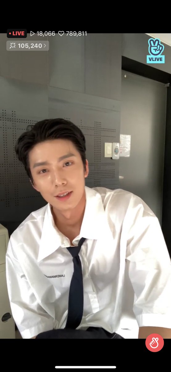 이얼굴에 자신감이부족해서 셀카를못찍겟다이러고잇네ㅁㅊ