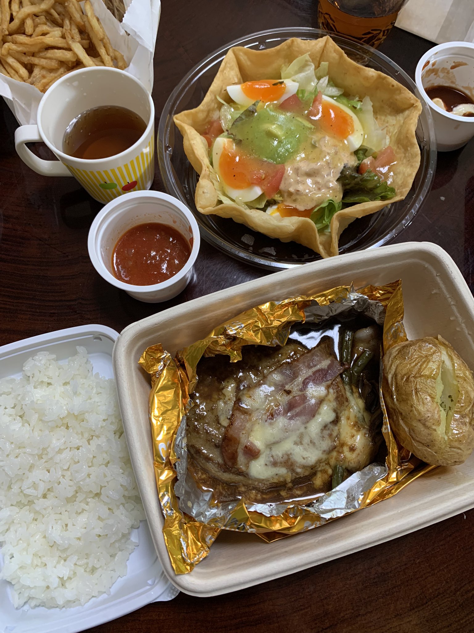 ゆきた 7 25 お昼 ココステイクアウト 舞茸の包焼きハンバーグ タコサラダ ポテト ネット注文で オフだわライス無料だわpaypayで5 オフだわで 最高ね まあ私の金じゃねーけど T Co Knws9mwqha Twitter