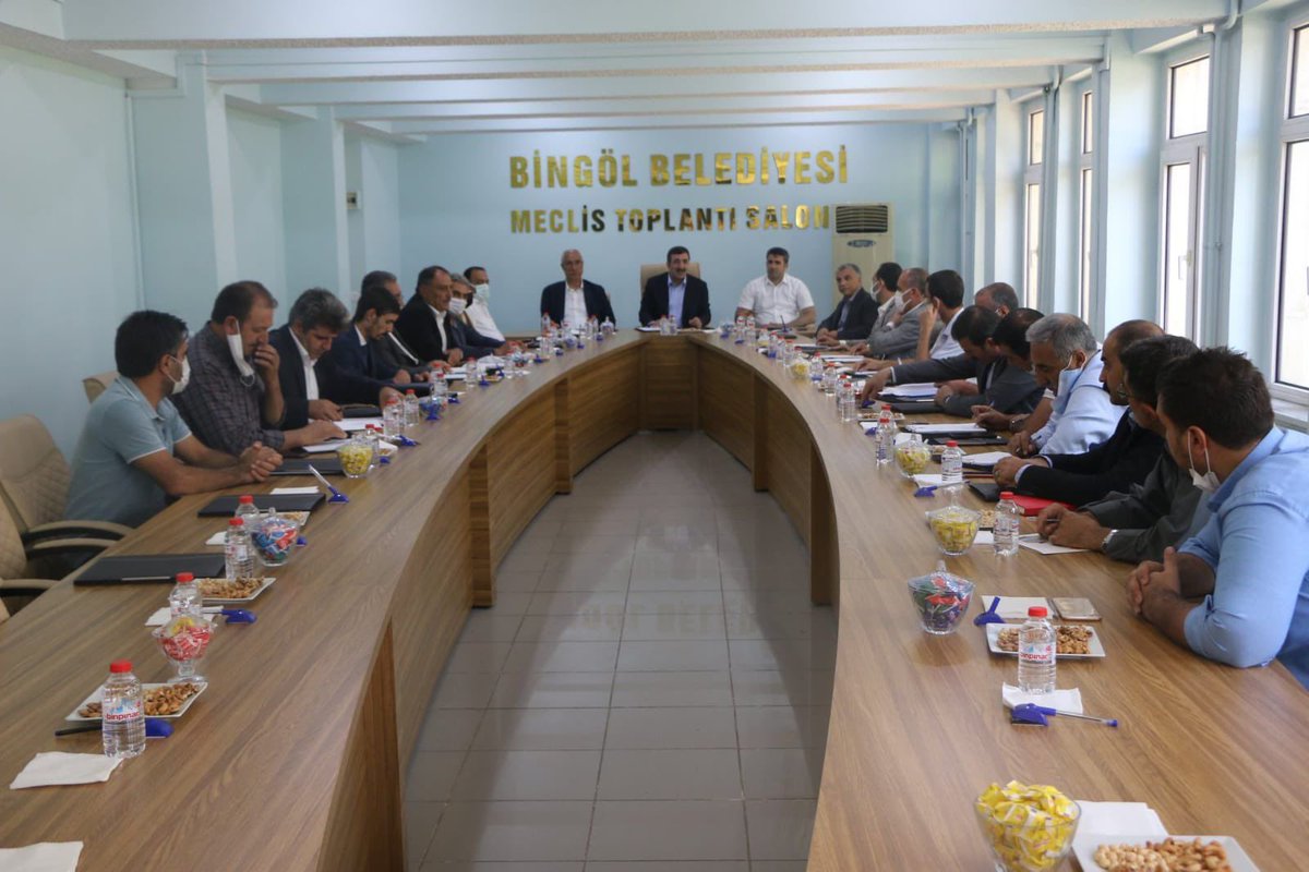 Sivil Toplum ve Halkla İlişkiler Birim Başkanımız <a href="/doganbarak/">doğan barak</a> ‘ın organize ettiği kamu kurum amirleri, oda, birlik ve kalkınma ajansı temsilcileriyle istişare toplantısında bir araya geldik.

<a href="/_cevdetyilmaz/">Cevdet Yılmaz</a> <a href="/FeyziBerdibek1/">Feyzi Berdibek🇹🇷</a> <a href="/hsaglar/">Haşim Sağlar</a> <a href="/Erdalarikan12/">Erdal ARIKAN</a> <a href="/BuralSeyma/">Şeyma Bural</a> <a href="/omerkatkay12/">Ömer KATKAY 🇹🇷</a>