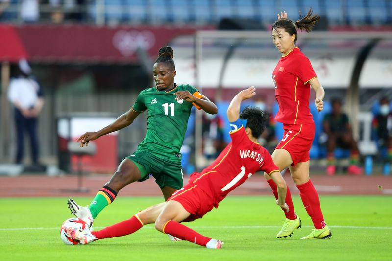 FIFAWWC's tweet photo. 🇿🇲 First player to score consecutive hat-tricks in women's #OlympicFootball

⏲️ This time yesterday Zambia's Barbra Banda was about to set a new milestone

🔡 Get to know this brand new star of women's football 

@Copper_Queens | #Olympics | #Football

👉 https://t.co/nNxO0rUkkh https://t.co/4nfQRfHr5t