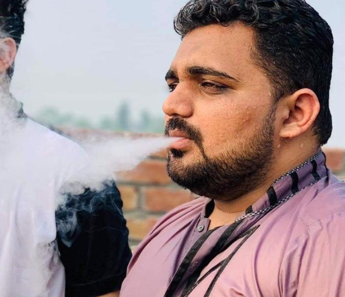 TouseefGhouri's tweet photo. No one.
Literally no one.
Doodh wale uncle ka yamaha: https://t.co/GJPgTAJ7RD