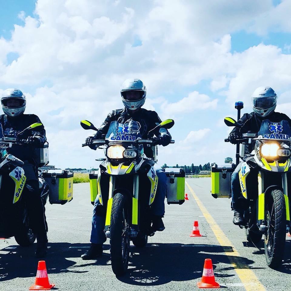 SUdF_Officiel's tweet photo. Connaissez-vous notre Unité Moto SAMU? #UMS 🏍
Lors de grands événements ce dispositif est déployé pour accéder à la victime en un temps record.
3 motos par unité avec #ambulancier #infirmier #medecin
📸© #guillaumenavellier
#events #samu #smur #samu92 #samu93 #samu75 #bmw https://t.co/mg5Sop5yFE