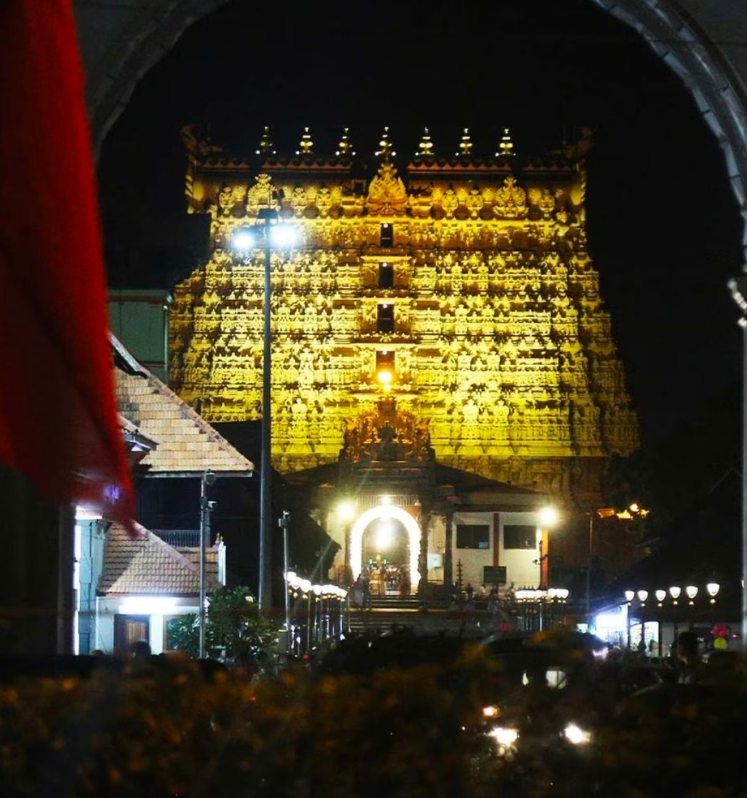 sunandasaxena's tweet photo. Padmanabha Swamy Temple has been freed from Kerala #Communist government today! The Padmanabhaswamy Temple with two lakh crore assets and great inheritance is no longer a government belonging, now it is taken care of by the #Travencore Royal Family! https://t.co/mFZt20GUoP