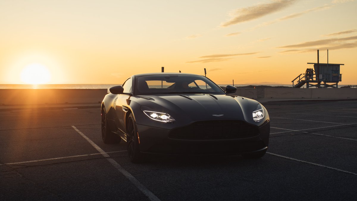 astonmartinksa's tweet photo. Top view of a top-performing car. #DB11
سيارة عالية الأداء بمنظر جذاب، من جميع الزوايا.
#MakeEveryDriveCount #BeautifulIsANumber https://t.co/AeaVkQFD4n
