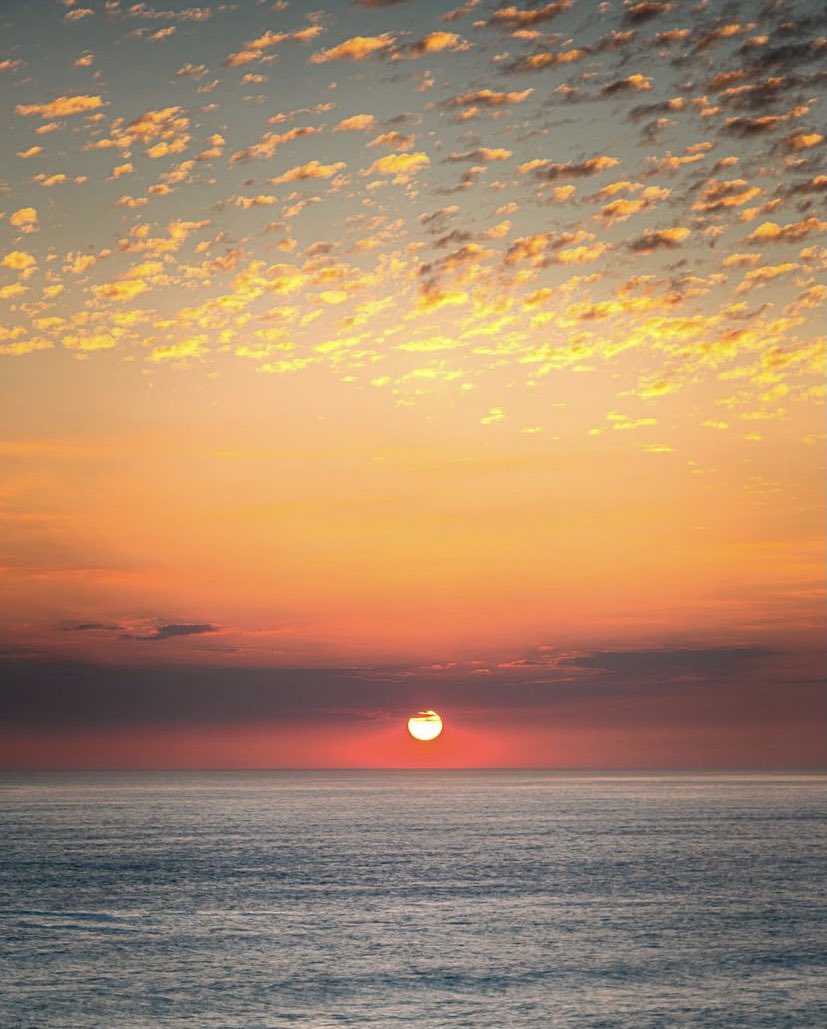 coastmag's tweet photo. Does Cornwall have the best sunsets? @m_l_jose thinks so! Let us know what you think #SundaySunset 

Thank you @m_l_jose for sharing! 

#sunset #cornishcoast #cornwallsunset https://t.co/BQWgUN8sez