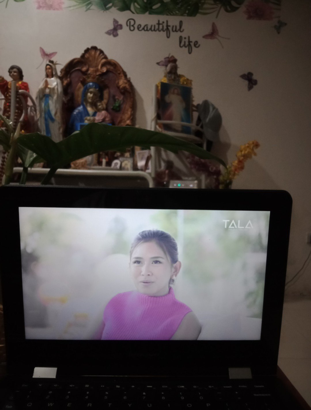 Happy birthday ate sarah
# SARAH GERONIMO DAY 