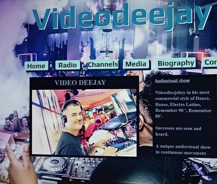 VDJParri's tweet photo. Mi primera web oficial @VDJParri cuanto tiempo.
#videodeejay #vdjparri #tarragona https://t.co/KlK5t6O38f