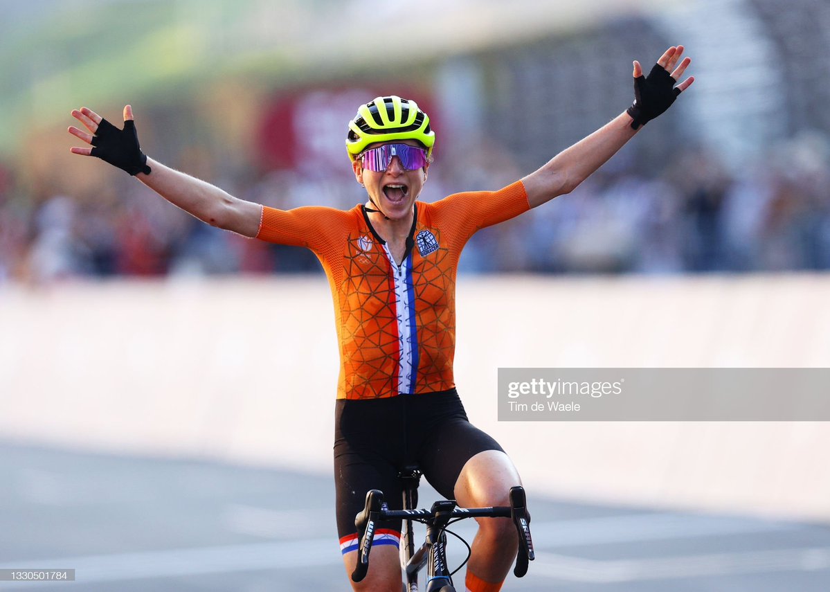 tonypilborg's tweet image. Nasty when you can't count to 3... Well, they caught the other 2 from the breakaway #painfull #VanVleuten #Tokyo2020