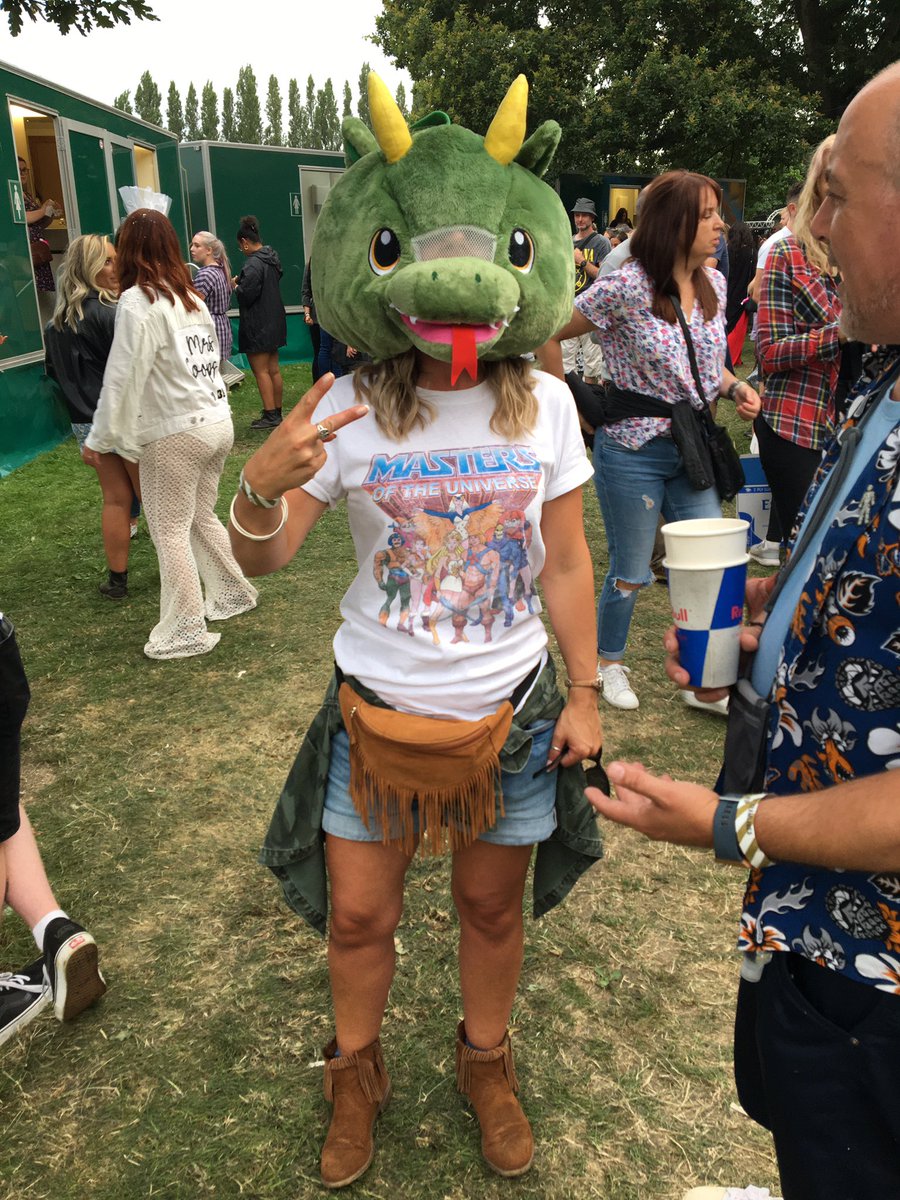 Littletinker25's tweet photo. Highlights from day 2: 
The amazing incredible beautiful @BlossomsBand

@joeldommett was quite funny too
@tramlines https://t.co/aLMG5nccm2