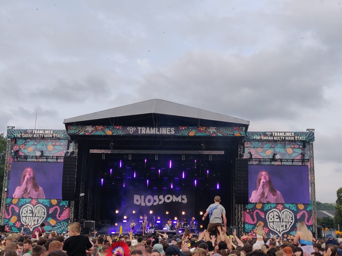 Littletinker25's tweet photo. Highlights from day 2: 
The amazing incredible beautiful @BlossomsBand

@joeldommett was quite funny too
@tramlines https://t.co/aLMG5nccm2