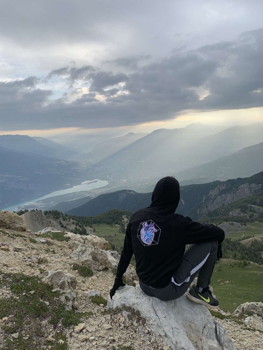 mochiryy's tweet photo. Achetez @TrafalgarShop 🤌 https://t.co/MU4c8d1sOV