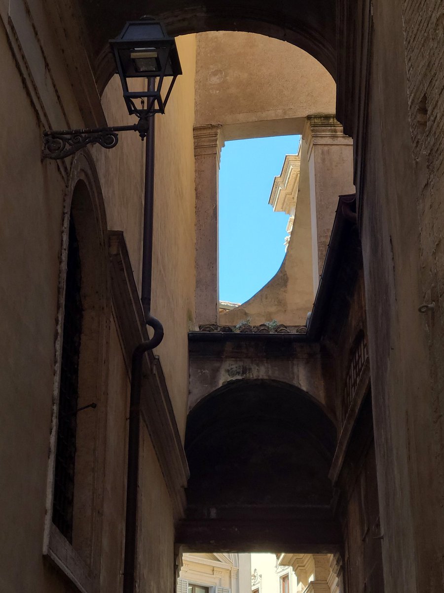 Un #grazie sincero, forte e pieno di #speranza a tutti coloro che si stanno #vaccinando e che si sono vaccinati. Se ne verremo fuori sarà merito vostro.
Forza #Under30
mi raccomando #Over50
#Perpiacere