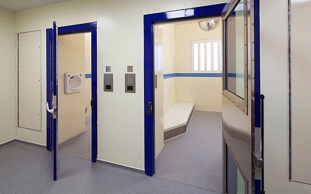 NWmwaypolice's tweet photo. #Update  #M60 J14 to J13 - Anti Clockwise. - RTC

The driver detained at the scene who provided a positive breath test reading of 92 at the roadside..... provided a final reading in custody of 104.  #ME11 @gmptraffic 

#Stockpicture https://t.co/tzWiSxHS6S