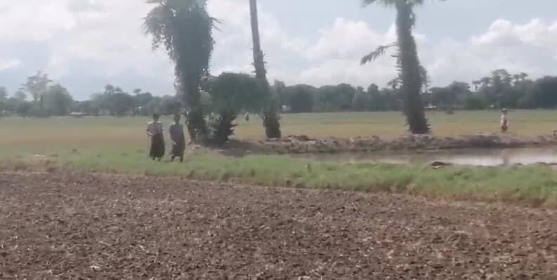 SpringBago's tweet photo. SAC thugs abducted 6 IDPs from #Paline village #ShweBo tsp who currently stayed at a monastery on July 25. Their whereabouts were unknown yet and SAC thugs threatened the IDPs to return to the village within 2 days ,if not,they will kill them.
#WhatsHappeningInMyanmar
#July25Coup https://t.co/hJIsWJtS1g