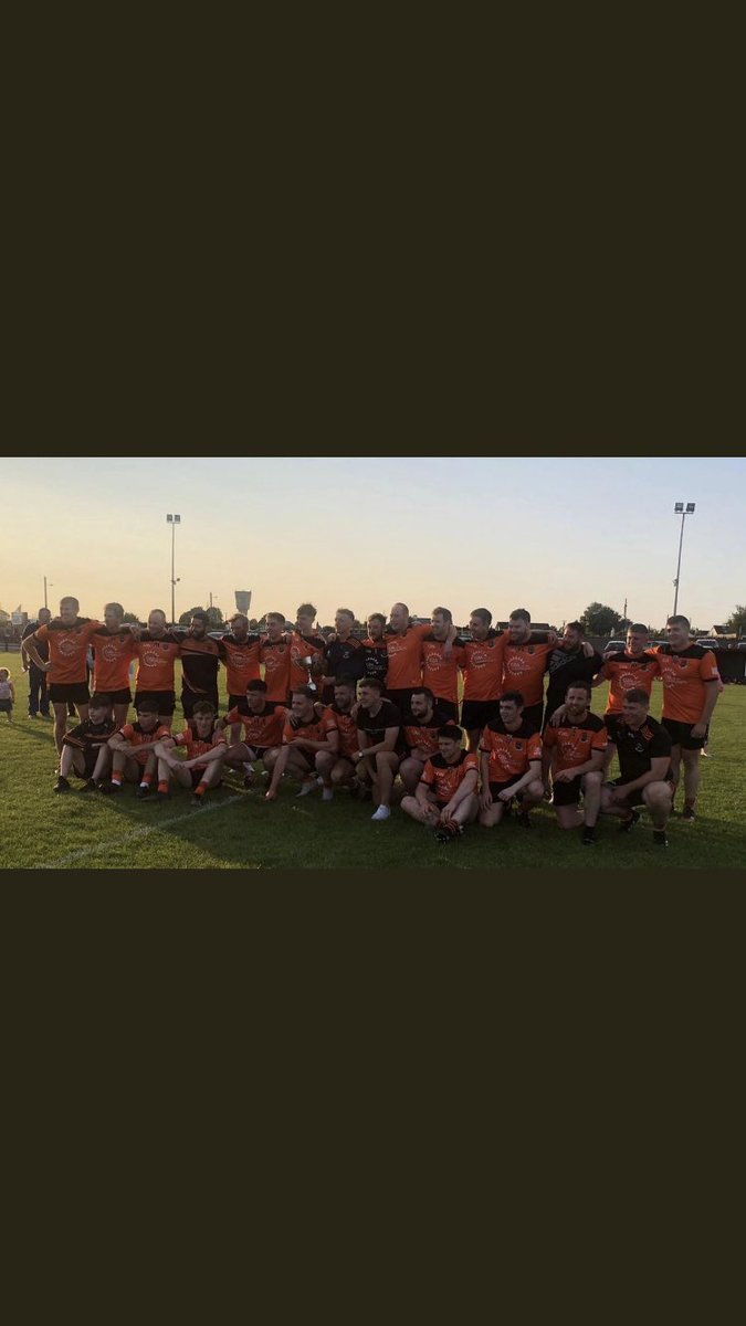 Ciaran_kin's tweet photo. Division 2 league champs. 16 long years 🧡🖤🧡🖤🏆 https://t.co/osZkmPJTRu