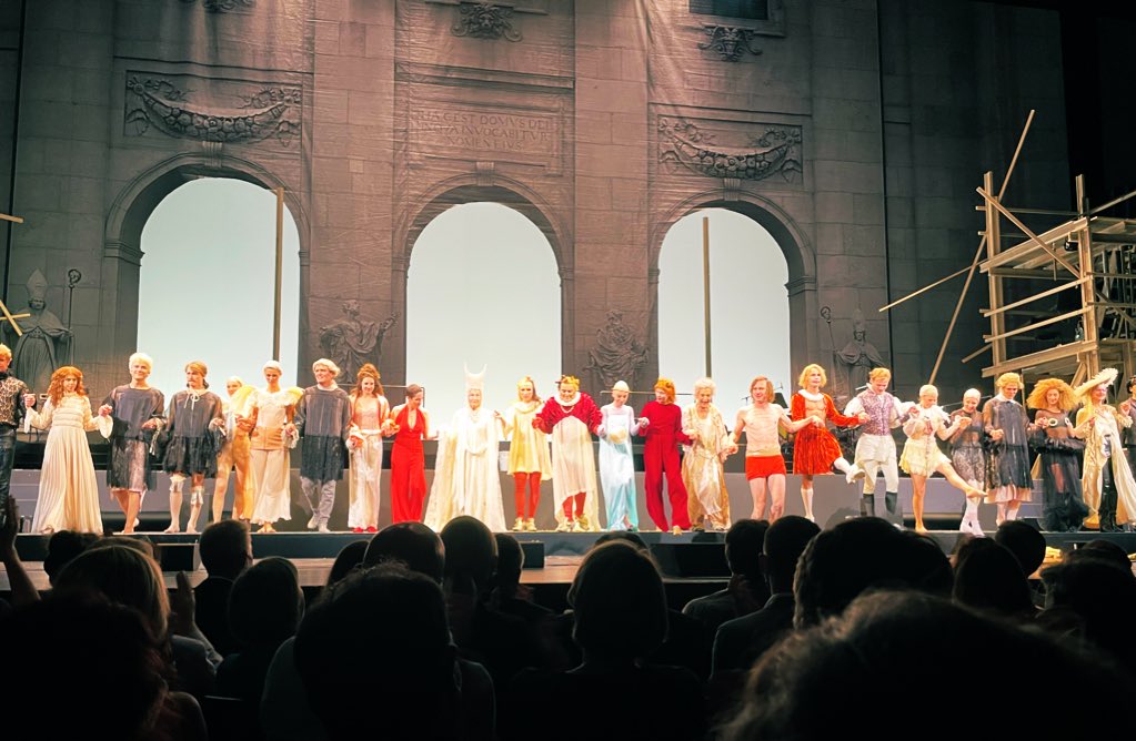 CBeaune's tweet photo. #Autriche | Le Festival de #Salzbourg a 100 ans. Il fut créé après la Première Guerre mondiale comme signe de confiance dans les valeurs de l’#Europe meurtrie.

Chaque année, depuis, s’y joue « Jedermann ». 

Cette culture qui nous relie et nous fait tenir, c’est l’Europe 🇫🇷🇪🇺🇦🇹 https://t.co/UeaQqdGAbX