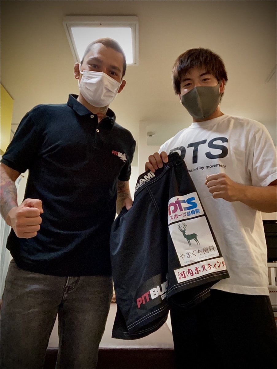 DTS17391192's tweet photo. 当院がサポートしてる柔術家のフェルナンド選手が、MMAデビュー戦で見事に２Ｒバックチョークで一本勝ちしました！おめでとうございます。 https://t.co/cWfBFYgHx5