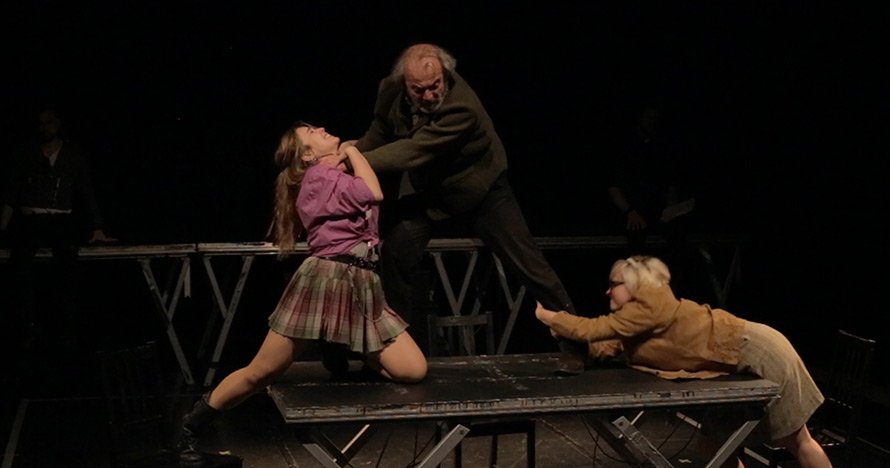 TeatroMAD's tweet photo. ESTRENO - Caer para levantar🎭
Después de alzarse como ganador dentro del #AlmagroOff de esta edición del @festivalalmagro, llega a @CorralCervantes este potente espectáculo musical de Scándere 👉 https://t.co/y43XUAcDcK https://t.co/5dambRRPST