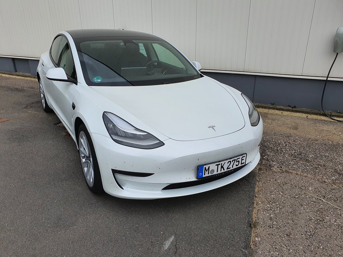 Rfreaky_cactus's tweet photo. @Tesla @elonmusk Had my first test drive in a Tesla Model 3 yesterday. What an awesome car. https://t.co/42J6cEmQIH