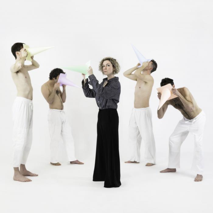 Ce soir sur la scène de <a href="/LastradaMarciac/">L'Astrada Marciac</a> <a href="/Jazz_in_Marciac/">Jazz in Marciac</a> @LauraPerrudin joue et chante l'univers unique de son projet #DOKSHA #concert #harpe #voix #vocals jazzinmarciac.com/programmation/… <a href="/Coloreprod/">Colore</a>