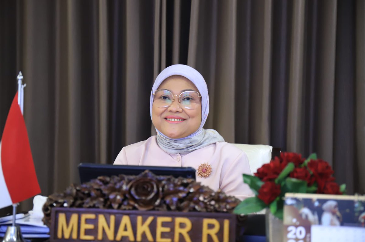 KemnakerRI's tweet photo. Sebagai wujud perhatian besar Kemnaker dalam mengembangkan potensi serta mendukung talenta generasi muda, hari ini Ibu @idafauziyah mencanangkan Gerakan #TalenthubBantuKerja https://t.co/jWK1oTIIXD