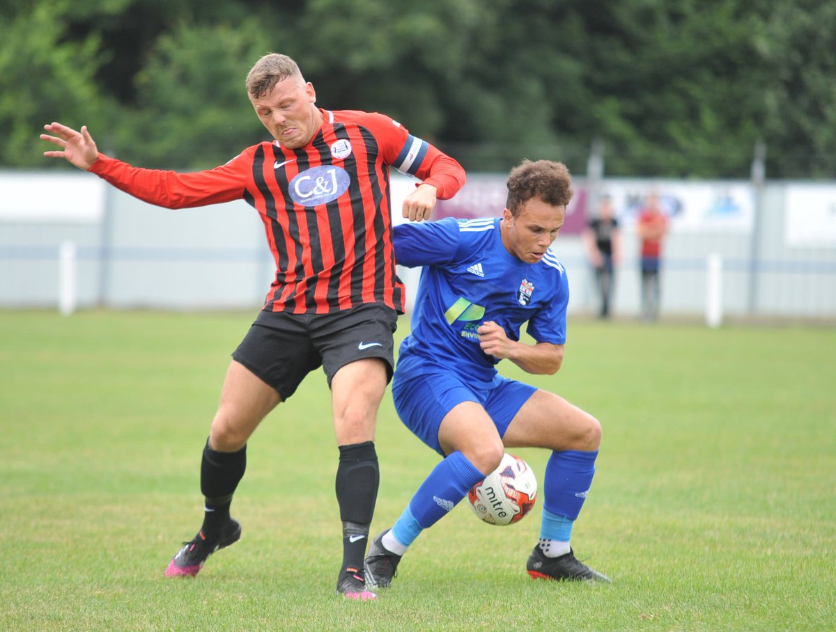 offthebenchpics's tweet image. Some action pics from yesterday’s game between @RMFC1919 vs @GooleAFC 

Great to see such a young Rosso side play so well and knock it about with some swagger.