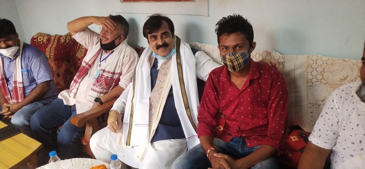 ankit____pandey's tweet image. बिहार सरकार के श्रम संसाधन मंत्री हमारे गार्जियन माननीय श्री @JIBESHKUMAR4BJP जी को जन्मदिन की हार्दिक बधाई 💐❤️ माँ आदिशक्ति थावे वाली आपको खूब तररकी दें ताकि आप निस्वार्थ भाव से आशाय गरीबों की सेवा कर सकें !
@mkrtiwari_bjp @BJP4Bihar @BJP4India