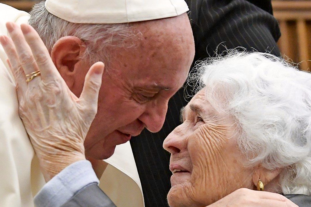 RichRaho's tweet photo. Pope: “Grandparents and the elderly are not leftovers from life, scraps to be discarded. They are precious pieces of bread left on the table of life that can still nourish us with a fragrance that we have lost, ‘the fragrance of memory.’” #IamWithYouAlways https://t.co/mLS9hxrGwx https://t.co/zvYcQzpQU3