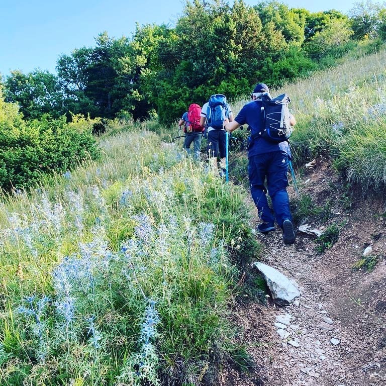 Summer trekking on Mt. Subasio over #Assisi
•
•
#followtheguide
@leonardomallozzi 
@black_cleo991 
#trekking #trekkingitalia #trekkinglovers #trekkinginUmbria 
#hikingadventures #hikingtrails 
#Umbria 
#Italy 🇮🇹 instagr.am/p/CRvpASEL2Sb/